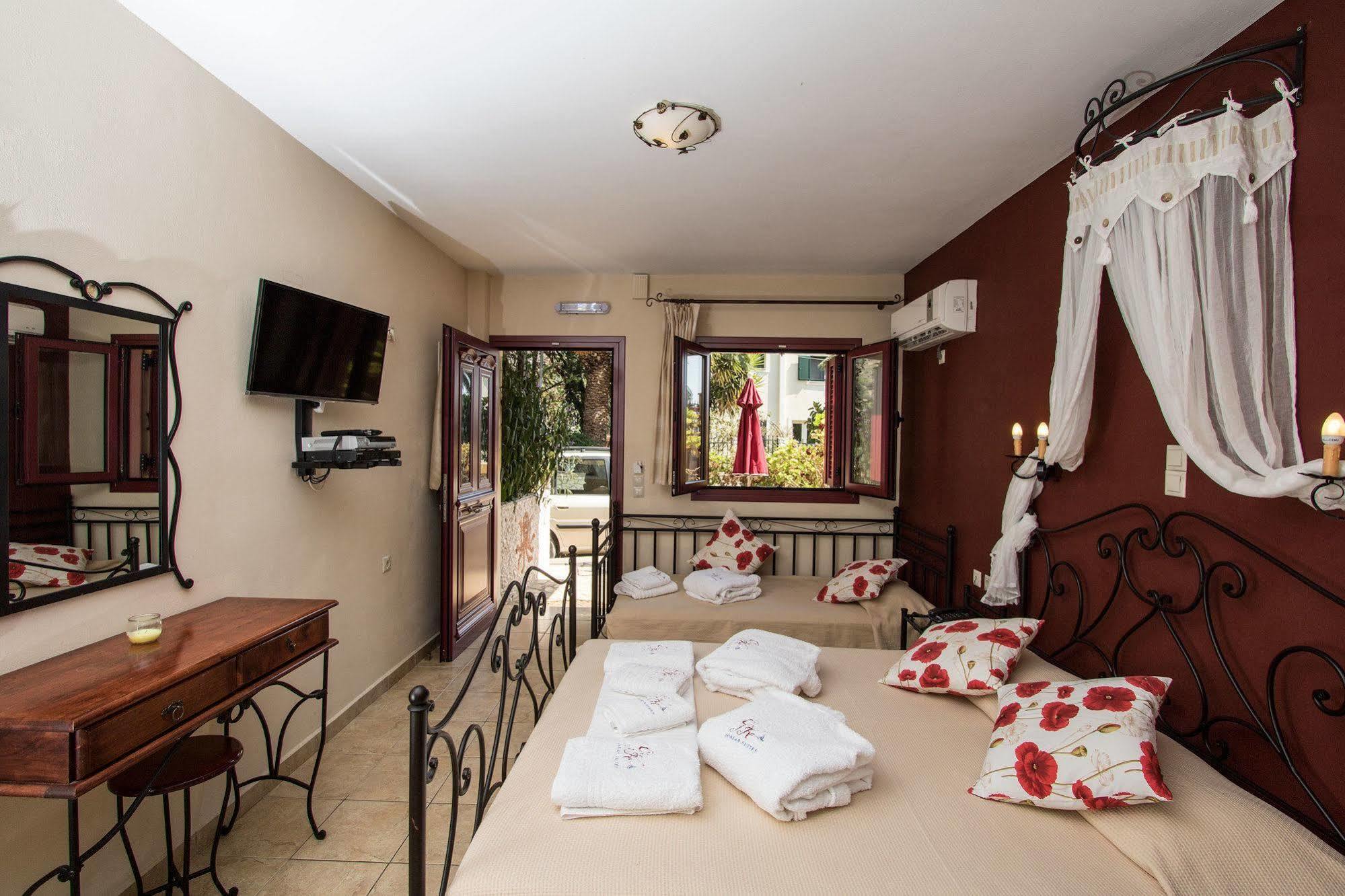 Greka Ionian Suites Agia Efimia Exterior foto